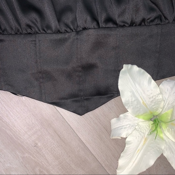 Forever 21 Satin Strapless Crop Top - Picture 4 of 13